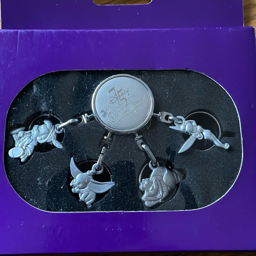 Disney 75 Years Anniversary Keychain Dumbo Tinkerbell Cheshire Pinocchio NEW